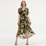 Bild von Smart & Joy Linear Flower Print Kleid mit tiefem Saum