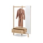 Bild von Garderobe mit Spiegel