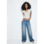 Bild von Stradivarius D91 Jeans mit tiefem, weitem Bein  MITTELBLAUER DENIM-WASHED-LOOK 36